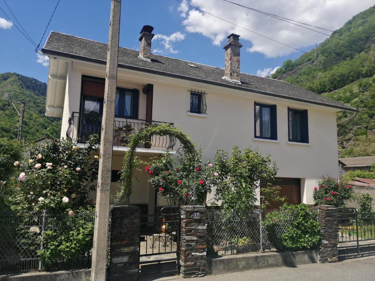 Les Rosiers Acomodação com café da manhã Bagnères-de-Luchon Exterior foto